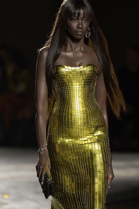 SPRING-SUMMER 2025 | Versace United States Anok Yai, Versace 90s, Alena Shishkova, Versace Spring, 90s Runway Fashion, Model Aesthetic, Donatella Versace, Pat Mcgrath, Spring Outfits Women