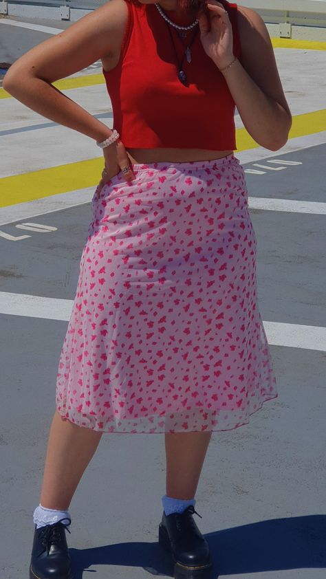 Tiered Skirt Outfit, Skirt Sewing Tutorial, Skirt Aesthetic, Pink Midi Skirt, Y2k Skirt, Cute Casual Outfits, Skirt Outfits, Sewing Tutorials, Floral Skirt