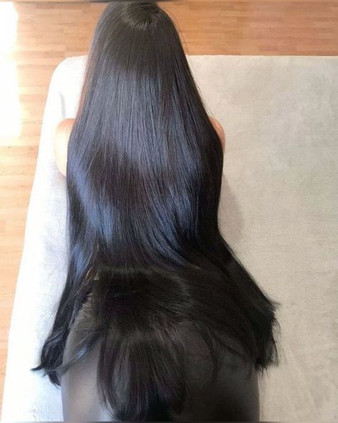 Shiny Black Hair, Black Hair Aesthetic, Long Shiny Hair, Jet Black Hair, Long Silky Hair, Really Long Hair, Long Dark Hair, Super Long Hair, Long Black Hair