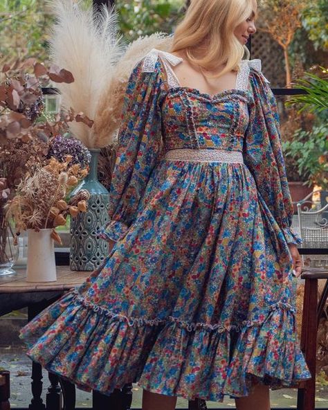 Shein Outfits Fall, Bodice Ideas, Trendy Shein Outfits, Fall Teacher Outfits, Fall Inspo Outfits, Wild Flower Field, Teacher Outfits Fall, Wild Meadow, Magic Dress