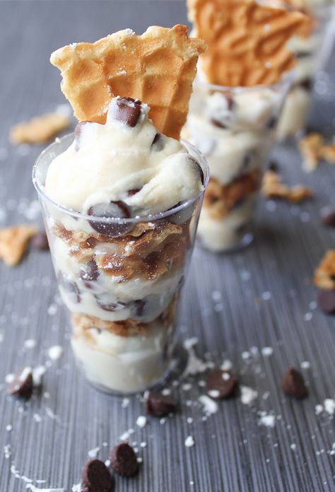 Chocolate Chip Cannoli Shooters Ricotta Pastry, Mini Desserts Shooters Recipes, Chocolate Chip Cannoli, Mini Dessert Shooters, Cannoli Desserts, Pastry Filling, Dessert Shooters Recipes, Shot Glass Desserts, Shooter Recipes