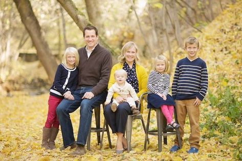 Fun fall family photoshoot - I adore the stools at different height levels! Neat Quotes, Fall Family Photoshoot, Portrait Outfits, Fam Photos, Fam Pics, Large Family Photos, Family Picture Poses, Fall Photography, Fall Family Pictures