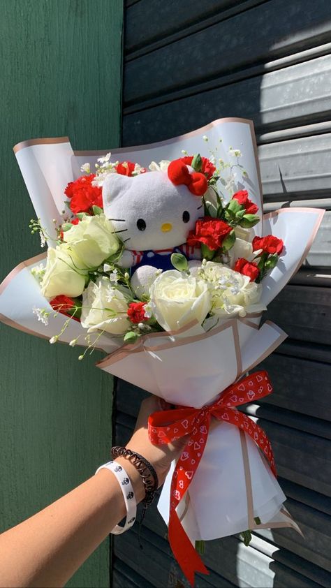 Stuffed Animal Bouquet With Flowers, Prom Proposal Hello Kitty, Diy Hello Kitty Bouquet, Heart Box Bouquet, Hello Kitty Bouquets, Hello Kitty Gifts For Gf, Plush Flower Bouquet, Hello Kitty Birthday Present, Hello Kitty Flowers Bouquet