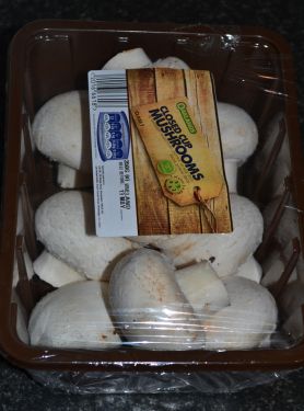 Storing Mushrooms In Fridge, Store Mushrooms In Fridge, How To Store Mushrooms In Fridge, How To Store Mushrooms, Mushroom Storage, Local Supermarket, Mushroom Varieties, White Button Mushrooms, Storing Fruit