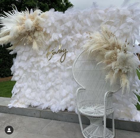 Feather Wall Wedding, Pampas Party Decor, Feather Photo Backdrop, Feather Wedding Backdrop, Feather Wall Backdrop, Feather Boa Backdrop, Feather Backdrop, White Feather Wedding Decor, White Feather Wall Backdrop