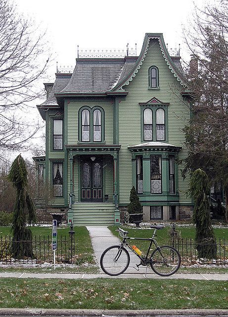 Victorian Houses                                                       … Victorian Style Homes, Casas Coloniales, Craftsman Style Homes, Craftsman Bungalows, Victorian Architecture, Victorian Houses, Cute House, House Paint Exterior, Gothic House