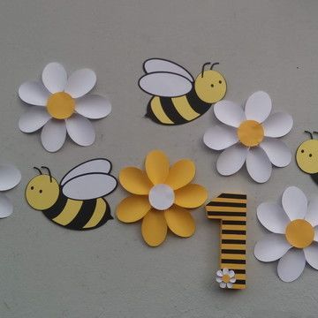 Honey Bee Paper Craft, How To Make Honey Bee Craft, Honey Bee Craft, Arts And Crafts Paper, Bee Birthday Theme, Kids Arts And Crafts, Art And Craft Paper, Bee Crafts For Kids, Bee Theme Party