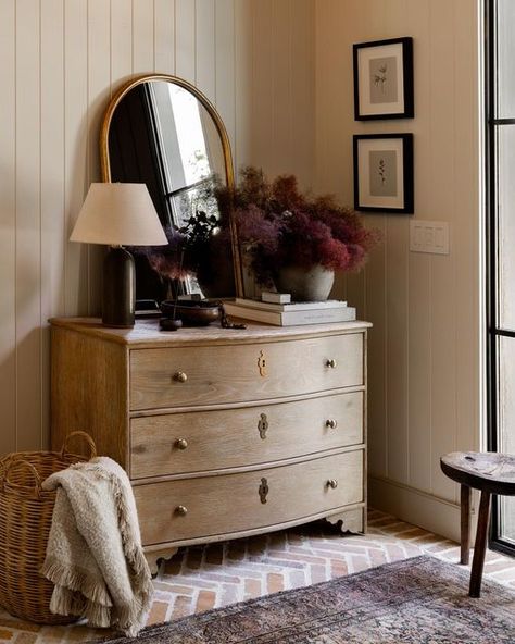 Entryway Dresser, Heirloom Furniture, Light Colored Wood, Shoppe Amber Interiors, Amber Interiors, Black Lamps, Flipping Furniture, My New Room, French Design