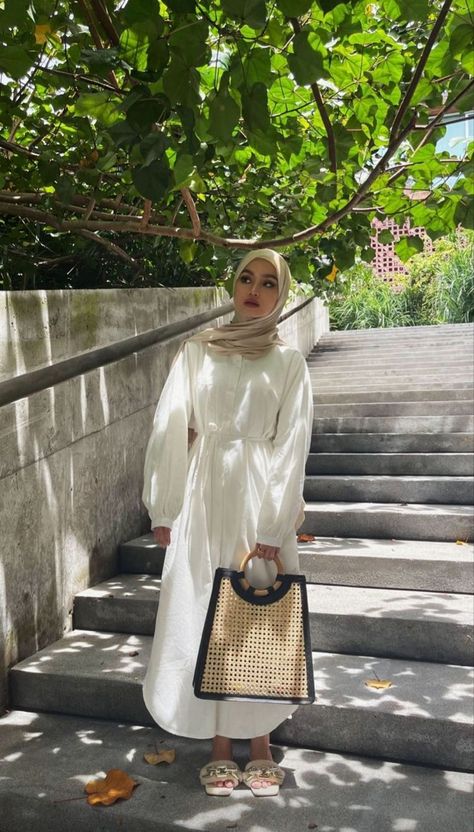 Beach Hijab Outfit Ideas, Hijab Beach Outfit, Bali Ootd, Bali 2023, Hijabi Fashion Summer, Hijab Outfit Summer, Pulau Seribu, Hijab Beach, Hijab Fashion Summer