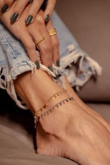 Anklet Photography Ideas, Far Tattoo, Jewellery Photography Inspiration, Jewelry Product Shots, Jewelry Photography Styling, Indoor Photography, Jewellery Photography, Jewelry Photoshoot, 3d Tattoos