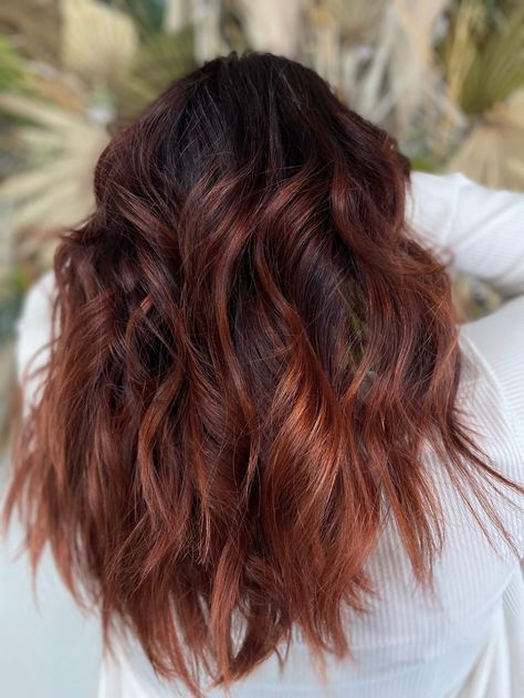 Rich Red Balayage, Balayage For Dark Brown Hair Copper, Melted Copper Hair, Balayage Brown To Copper, Copper Ends On Brown Hair, Dark Copper Hair With Dark Roots, Summer Red Balayage Hair, Copper Ends Hair, Reverse Balayage Copper