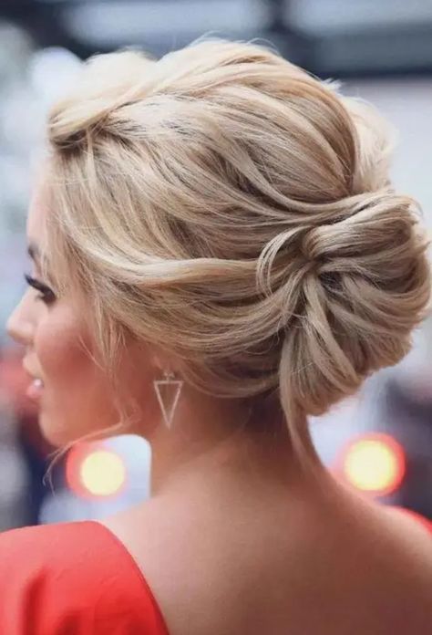 Messy Hair Look, French Twist Updo, Low Chignon, Wedding Hair Up, Mother Of The Bride Hair, Peinados Recogidos, Wedding Guest Hairstyles, Diy Hair Mask, Messy Hair