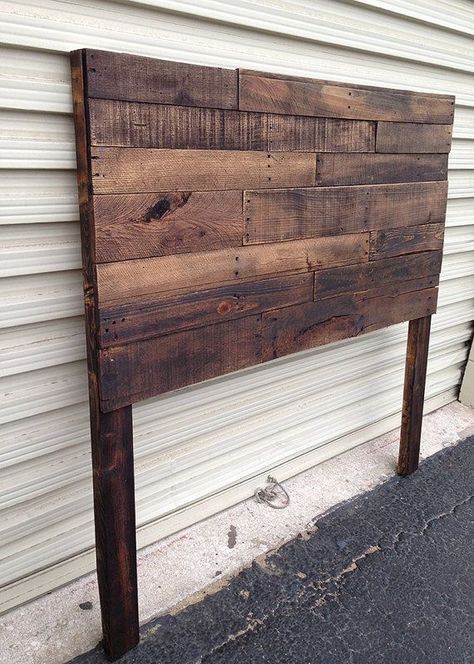 Rustic Wooden Headboard, Diy Headboard Wooden, Diy Wood Headboard, Reclaimed Wood Headboard, Head Boards, Pallet Headboard, Headboard Ideas, Diy Headboards, Wooden Headboard