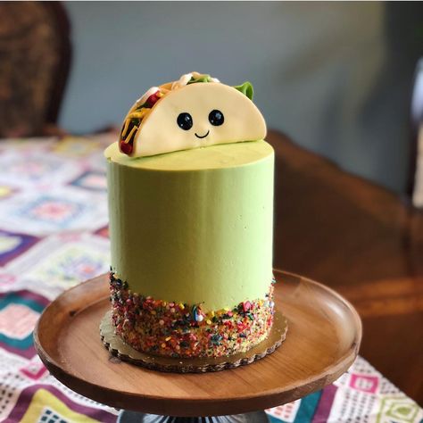 Taco Themed Birthday Party Cake, Taco Smash Cake, Taco Cake Ideas, Taco Theme Cake, Taco Birthday Cake, Boy Mexican, Taco Cake, Boho Cake, Mini Tacos