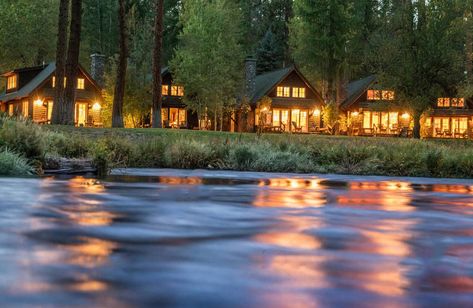 These Luxury Cabins On The Metolius River Are Perfect For A Weekend Getaway Oregon Camping, River Resort, Waterfront Cabins, Luxury Cabins, Sisters Oregon, Oregon Life, Explore Oregon, Oregon Vacation, Oregon Beaches