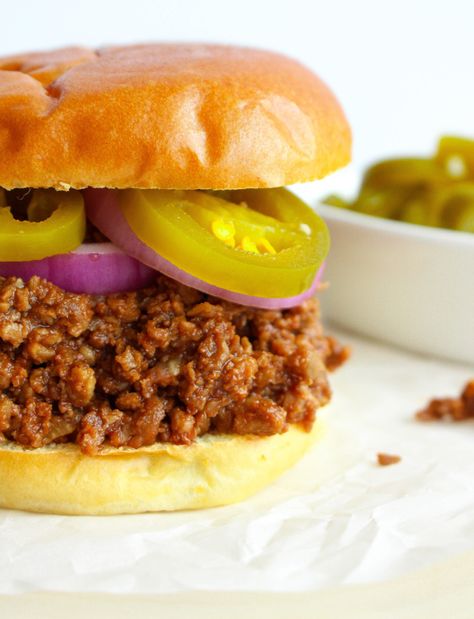 Beyond Burger, Vegan Sloppy Joes, Vegan Journey, Plant Based Burgers, Meatless Recipes, Veggie Dinner, Sloppy Joes Recipe, Meat Alternatives, Vegan Burger