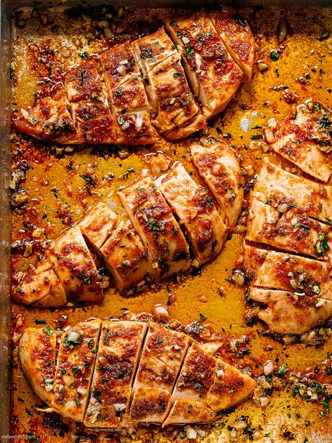 Saucy Baked Chicken, Beach Cooking, Juicy Chicken Breast Recipes, Chicken Breast Oven Recipes, Chicken Breast Oven, Man Recipes, Juicy Baked Chicken, Seared Chicken Breast, Healthy Entrees