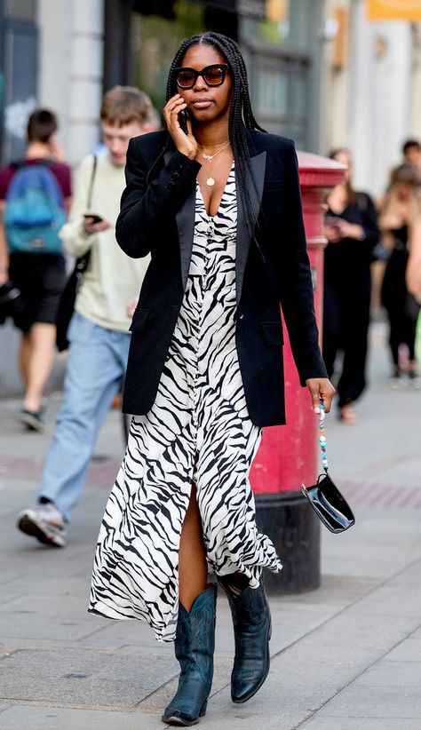 12 Outfits That Prove Zebra Print Is Not | Who What Wear Zebra Dress Street Style, Cowboy Boots Outfit 2023, How To Wear Cowboy Boots, Cowboy Boots Street Style, Cowboy Boot Outfits, Black Cowboy Boots, Zebra Print Dress, London Style, Fall Lookbook