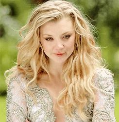 Queen of Westeros (Natalie dormer) Natalie Dormer Gif, Game Of Thrones Queen, Margaery Tyrell, Natalie Dormer, Girl Crushes, Pretty People, Beautiful People, Blonde Hair, A Photo