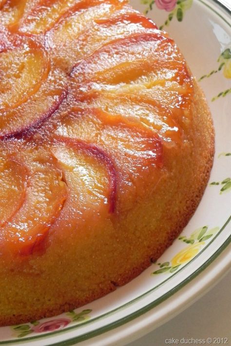 Cornmeal Cake, Italian Travel, Peach Cake, Corn Cakes, Asiago, Food And Travel, Upside Down Cake, Perfect Desserts, Fruit Desserts