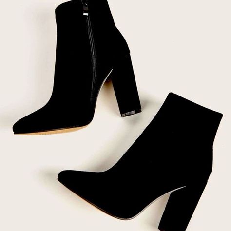 Minimalist Chunky Heel Boots Short Black Heels Boots, Footwear Ideas For Women, Black Fall Shoes For Women, Black Winter Heels, Black Work Heels, Heel Boots Outfit Black Women, Formal Black Boots, Black Boots With Heels, Business Casual Shoes For Women