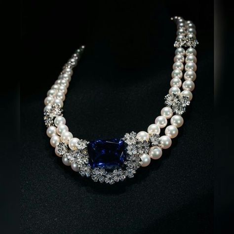 Mikimoto Pearls High Jewelry, Most Expensive Jewelry In The World, Mikimoto Jewelry, Jewelry Cartier, The Bling Ring, Pearl Jewelry Design, Expensive Jewelry Luxury, Pearl Jewels, Pearl Necklace Designs