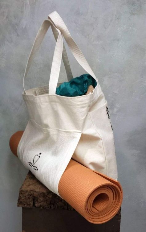 #yogatote Yoga Tote, Sacs Tote Bags, Shoelace Patterns, Sac Diy, Diy Bag Designs, Tote Bags Sewing, Yoga Mat Bag, Mat Bag, Yoga Bag