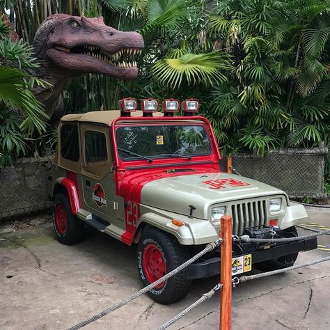 Jurassic Park Classroom, Jp Tattoo, Jurassic Park Jeep, Senior Homecoming, Homecoming Week, Jurrasic Park, Wrangler Sahara, Rawr Xd, Islands Of Adventure