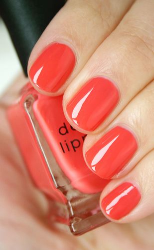 Coral Nail Art, Coral Nail, Coral Nail Polish, Nail Designs For Short Nails, Designs For Short Nails, Coral Nails, Spring Nail Trends, Nail It, Nail Fungus