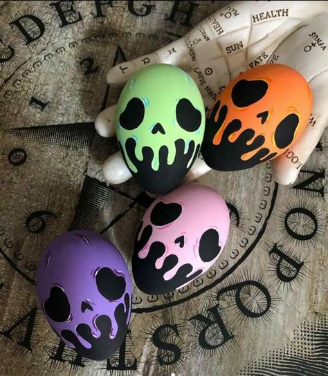 Spooky Easter Eggs, Horror Easter Eggs, Spooky Easter Nails, Goth Easter Eggs, Gothic Easter Eggs, Gothic Easter Nails, Goth Easter Decor, Dark Easter Nails, Gothic Easter Decor