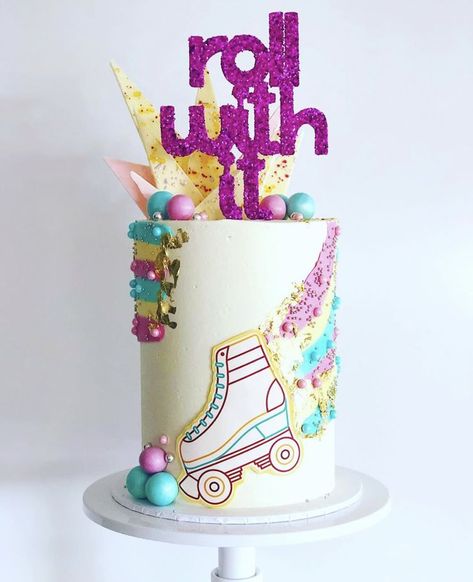 Skate Party Cake Ideas, Skating Theme Party Ideas, Roller Skating Cake Ideas, Roller Skate Party Ideas Girl Birthday, Roller Skating Birthday Party Ideas, Skating Birthday Cake, Rollerskate Cake, Roller Skate Birthday Cake, Skating Birthday Party Ideas