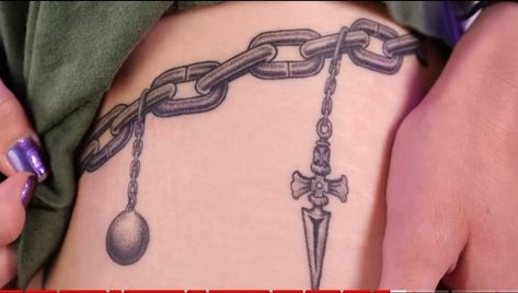 Upper tigh tattoo inspiration. It shows the HunterxHunter Kurapika chain @GibiASMR Realistic Chain Tattoo, Hip Chain Tattoo, Knee Chain Tattoo, Linking Tattoos, Chain Thigh Tattoo, Thigh Chain Tattoo, Judgement Chain Tattoo, Kurapika Chains Tattoo, Chain Link Tattoo