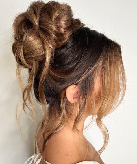 Elegant High Bun Hairstyles, Elegant High Bun, Bridesmaid Ponytail, High Bun Hair, High Updo, High Bun Hairstyles, Large Curls, Formal Hairstyles For Long Hair, Wedding Hairstyles Bridesmaid