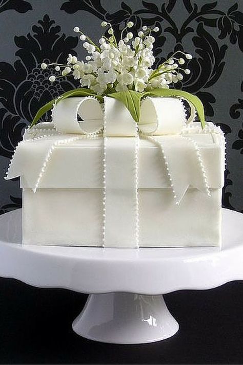 Tort Special, Talking Flowers, Patisserie Fine, Present Cake, Crazy Cakes, Special Occasion Cakes, Cupcake Cake, Special Cake, Gorgeous Cakes