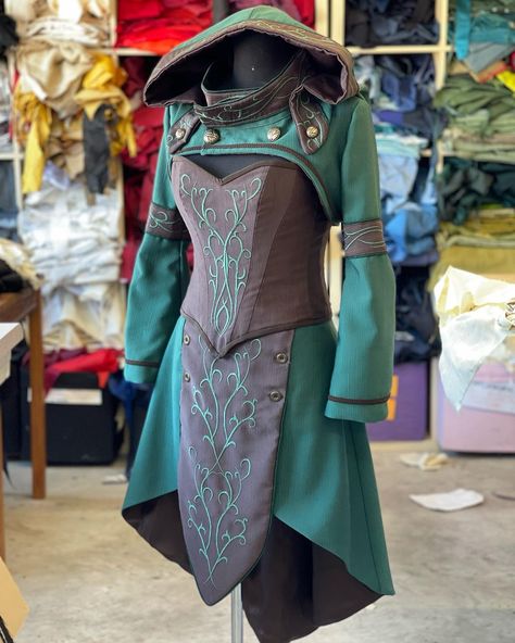 Elven Costume, Fair Outfits, Elf Clothes, Larp Costume, Medieval Clothing, Fantasy Costumes, Fantasy Dress, Drawing Clothes, Story Inspiration