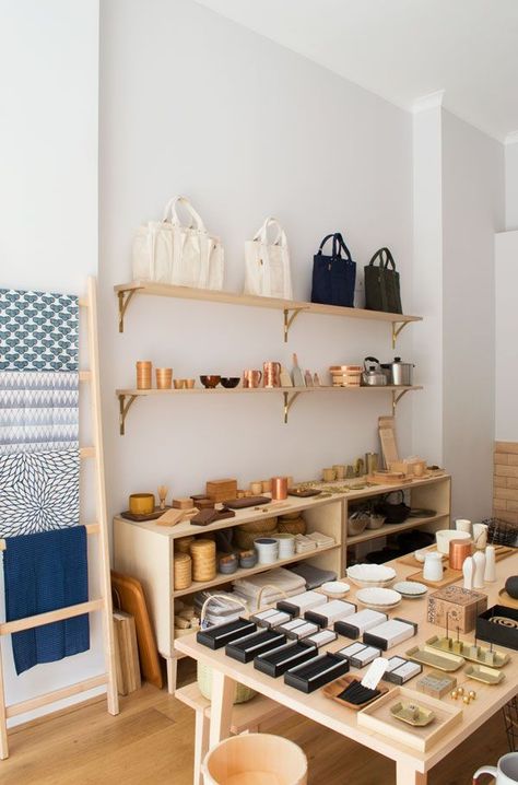 Japanese & Taiwanese homeware store, Native & Co, Notting Hill متحف فني, Display Visual Merchandising, Homeware Store, Nordic Interiors, Store Interiors, Shop Fittings, Ceramic Shop, Retail Store Design, Retail Interior