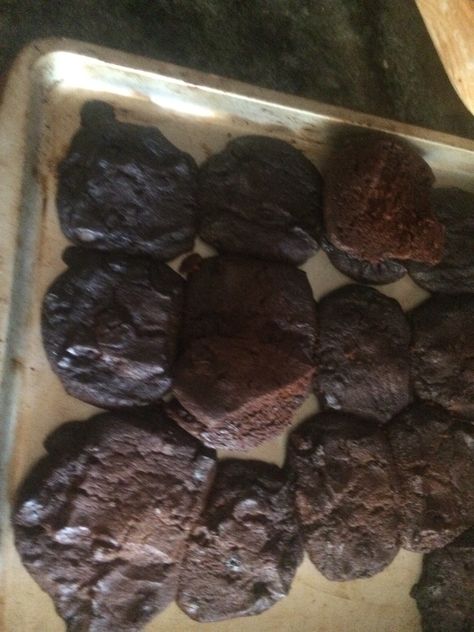 If you burn the cookies, they're not as fattening. Burnt Cookies Aesthetic, Burnt Cookies, Favorite Words, How To Make Cookies, Chocolate Cookie, Household Hacks, Christmas Cookies, Mood Pics