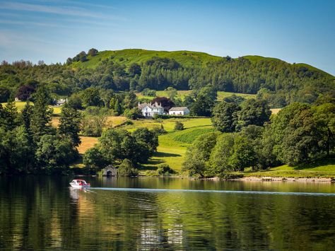 ***Boating on Windermere (Lake District, England) by Bob Radlinski Villa Vacation, Lake District England, Lake Windermere, Orlando Vacation, Kingdom Of Great Britain, Vacation Villas, Secret Places, English Countryside, Beautiful Lakes