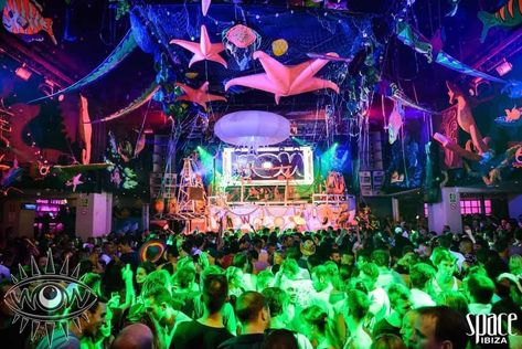 Elrow Festival, Events Design, Birthday Party 21, New Years Day, Stage Design, Urban Jungle, 21st Birthday, Themed Party, Event Design