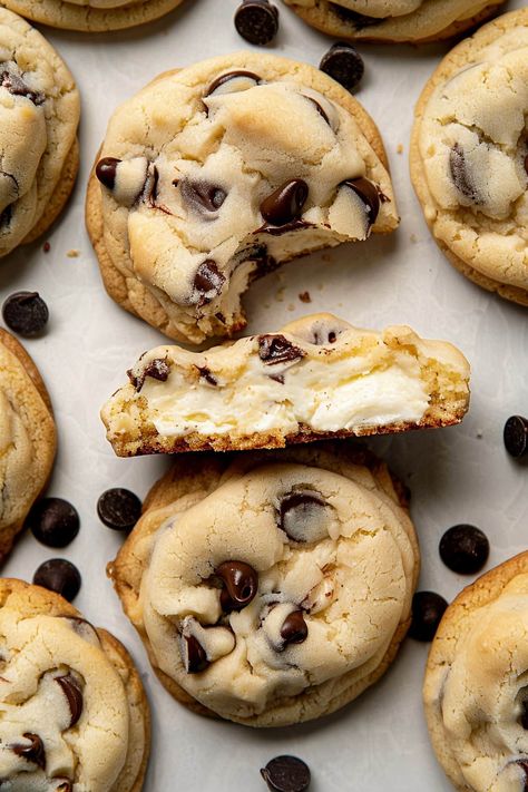 Chocolate Chip Cookies Cream Cheese, Hazelnut Chocolate, Chocolate Chip Cheesecake, Filled Cookies, Cheesecake Filling, Cheesecake Cookies, Gourmet Cookies, Cookie Desserts, Yummy Cookies