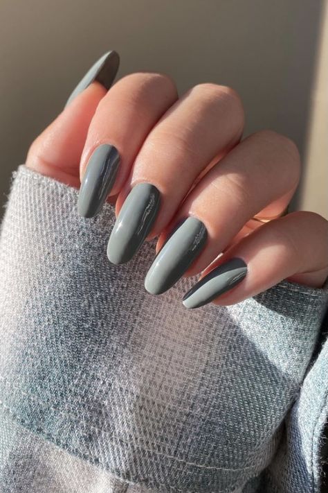 Light Grey Nail Ideas, Light Gray Nails, Graduation Nail Designs, Winter Nail Colors, Pink Manicure, Nail Colors Winter, Simple Gel Nails, Gray Nails, Almond Acrylic Nails