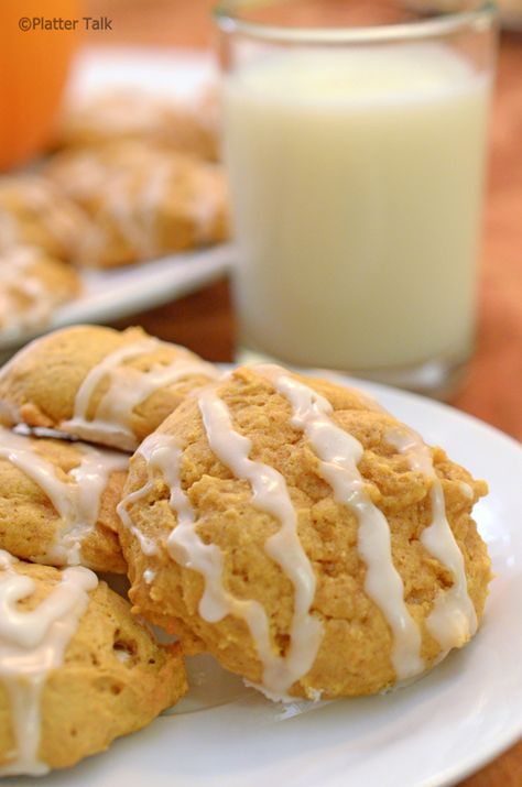 Old-Fashioned Soft Pumpkin Cookies Pumpkin Cookies Healthy, Pumpkin Cookies Easy, Soft Pumpkin Cookies, Pumpkin Cookie Recipe, Simple Food, Pumpkin Cookies, Pumpkin Dessert, Easy Cookie Recipes, Pumpkin Cake