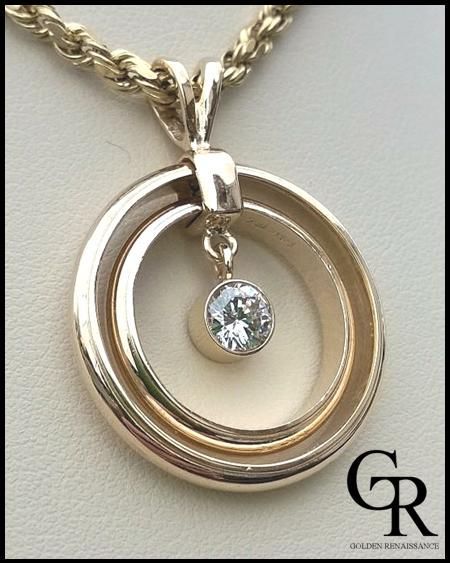 Parents rings idea. Wedding Ring Redesign, Memorable Jewelry, Bijoux Art Deco, Band Necklace, Wedding Ring Necklaces, Concentric Circles, Heirlooms Jewelry, Jewelry Wedding Rings, A Necklace