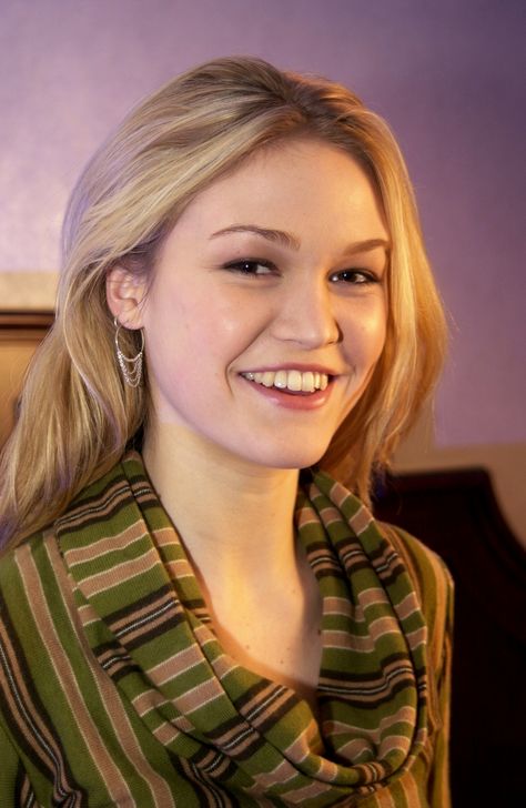 Julia Stiles as Lumen Ann Pierce Kat Stratford, Julia Stiles, Olivia Holt, Disney Channel, Preston, American Actress, Celebrities Female, Mtv, Pretty Woman