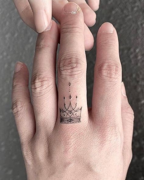 Royalty Tattoo Ideas, Tiara Finger Tattoo, Swan Queen Tattoo, Sun Crown Tattoo, Crown Finger Tattoos For Women, Finger Crown Tattoo, Royalty Tattoo, Princess Crown Tattoos, Crown Finger Tattoo