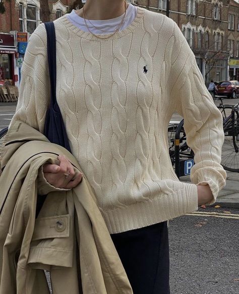 Ralph Lauren Sweater Outfit, Doudoune The North Face, Chique Outfit, Skandinavian Fashion, Autumn Fits, Pullover Outfit, Grand Central, Autumn Outfits, Central Station