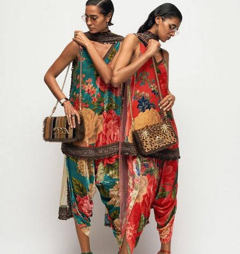 Sabiya Sachi, Sabyasachi Collection, Sabyasachi Mukherjee, Lehenga Saree Design, Saree Blouse Neck Designs, Indian Bridal Fashion, Technology Fashion, Indian Couture, Asian Bride