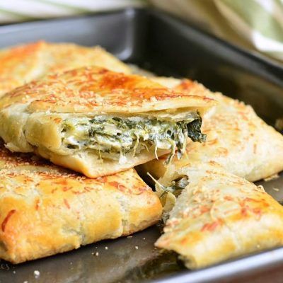 Spinach Artichoke Hand Pies Savory Fried Pies, Savory Turnovers, Shareable Snacks, Hand Pies Savory, Will Cook For Smiles, Pregnancy Snacks, Hand Pie Recipes, Hand Pie, Nice Recipes