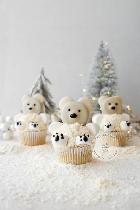 Polar Bear Cupcakes, Polar Bear Cookies, Polar Bear Cupcake, Penguin Cupcakes, Dairy Free White Chocolate, Winter Cupcakes, White Chocolate Oreos, North Pole Breakfast, Bear Cupcakes