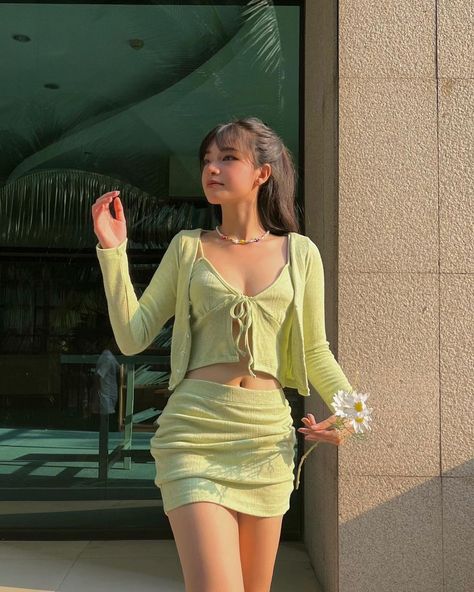 Green Mini Dress Outfit, Port Grp, Cute Colorful Outfits, Dainty Outfit, Mint Green Outfits, Green Top Outfit, Lime Green Dress, Mini Dress Outfits, Casual Day Outfits